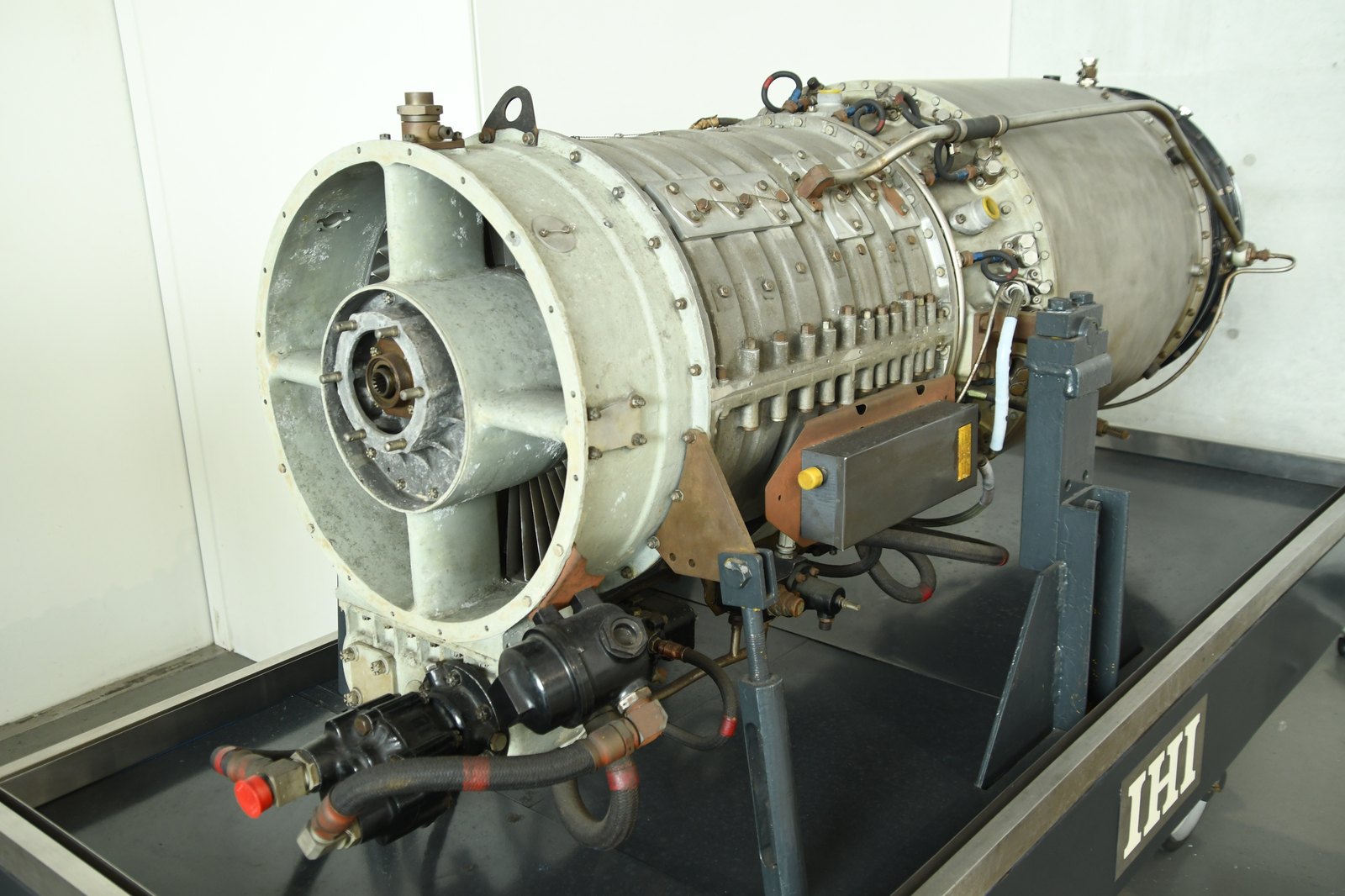 The J3 turbojet developed by Ishikawajima-Harima, held by the Yamato Museum, Kure