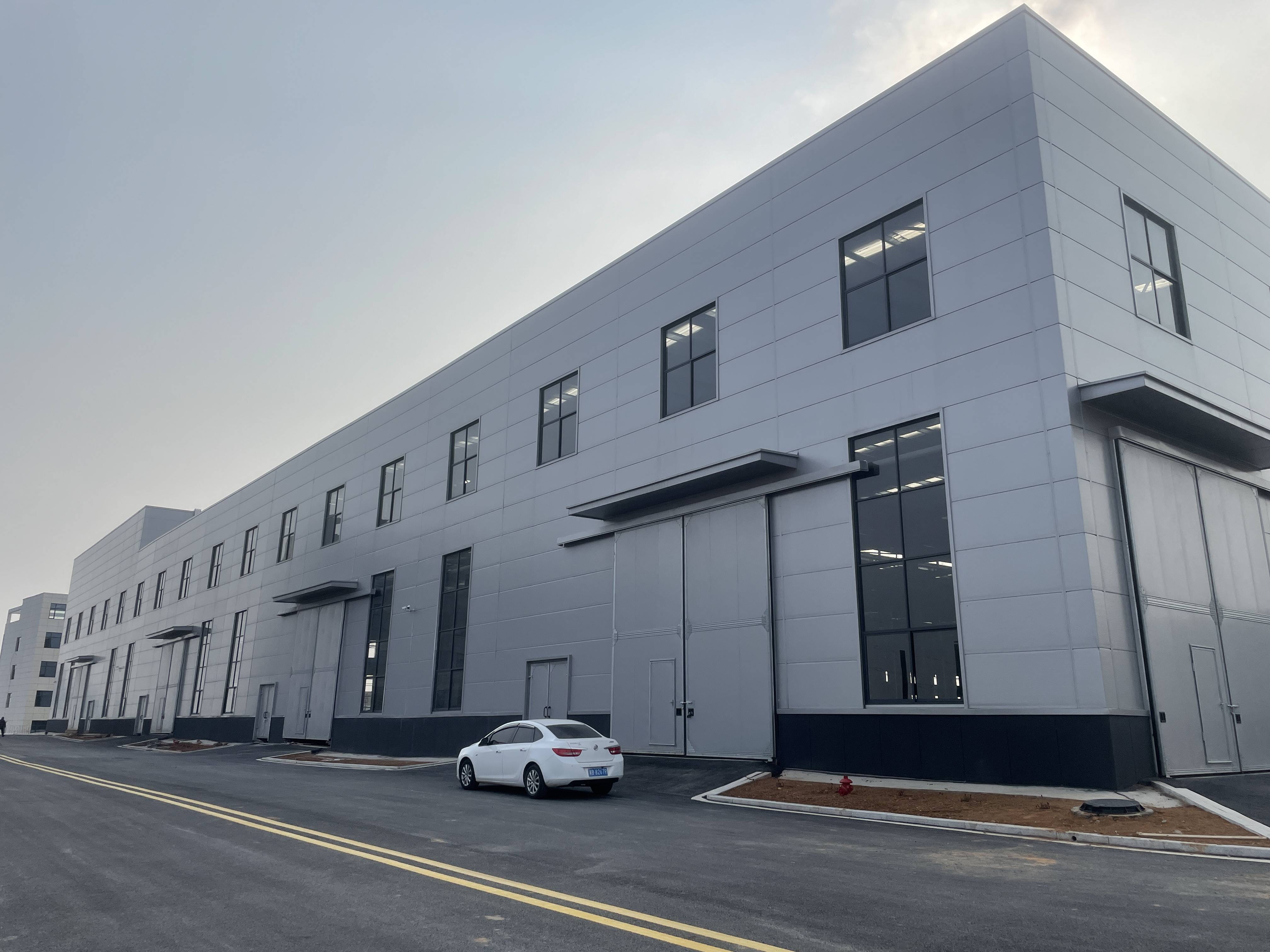China's Prefab Steel Structure and Construction 2026 — Industrial Plants, Mega Venues, and Steel Bridges Reshaping the General-Contracting Tier